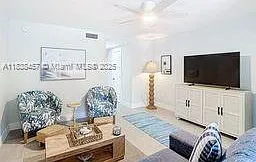 350 Grapetree Dr #405 — Photo 5