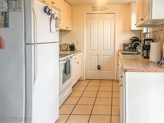 4th image of 708 W Bayshore Dr