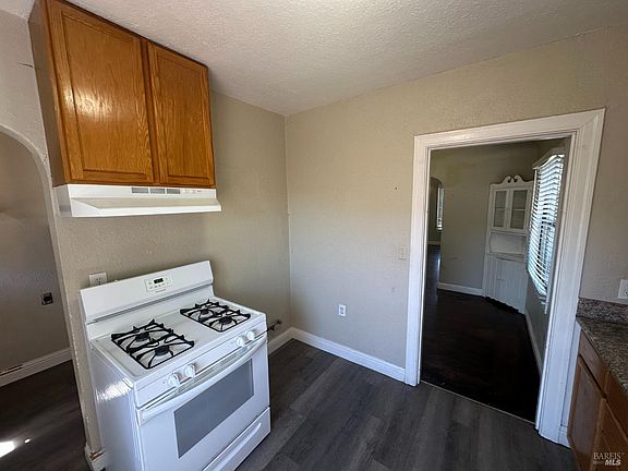 5th image of 277 Idora Ave