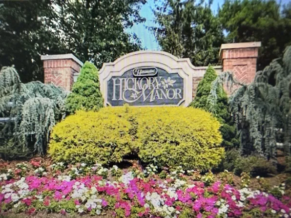 8 Redspire Dr, Union, NJ 07083