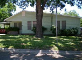 504 N Vanderveer St, Burnet, TX 78611