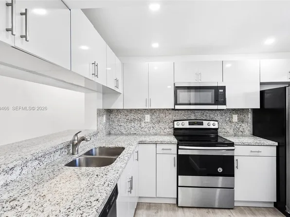 10145 NW 9th Street Cir #101, Miami, FL 33172