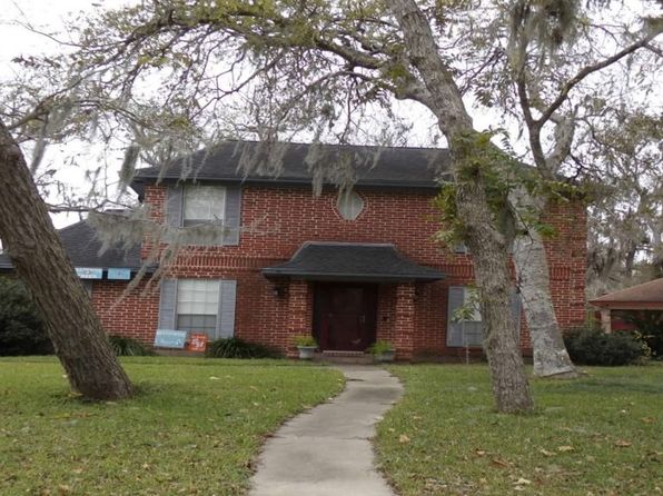 223 Wedgewood St, Lake Jackson, TX 77566