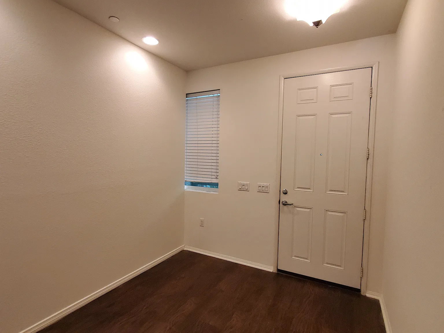 4 bed, 3.5 bath, 1889 sqft, $4,200 — Photo 3