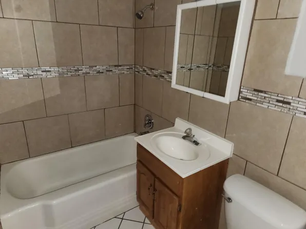 41 Conti Pkwy, Elmwood Park, IL 60707