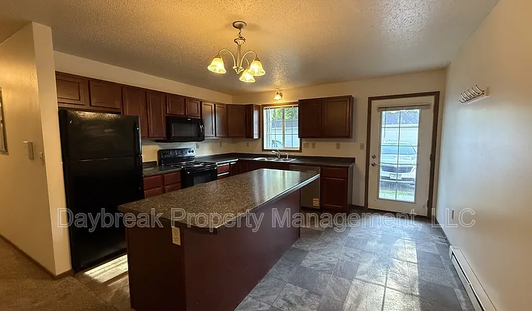 317 16th St S #4 — Photo 3