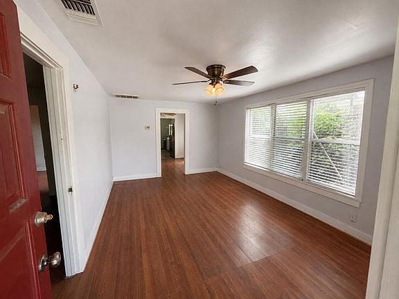 2nd image of 1635 Preusser St