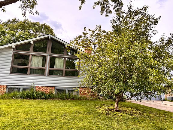 2nd image of 2815 Monroe Dr