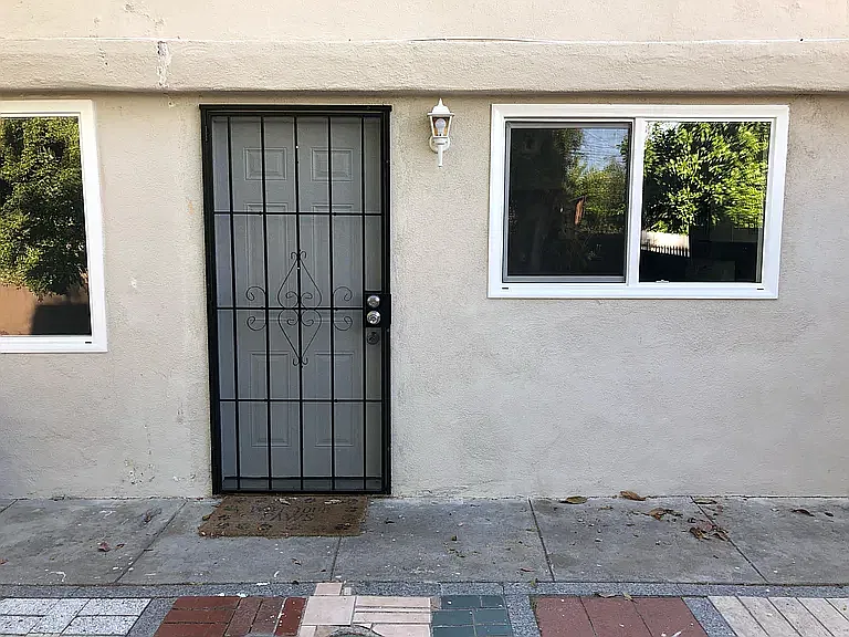 2 bed, 852 sqft, $2,400 — Photo 3