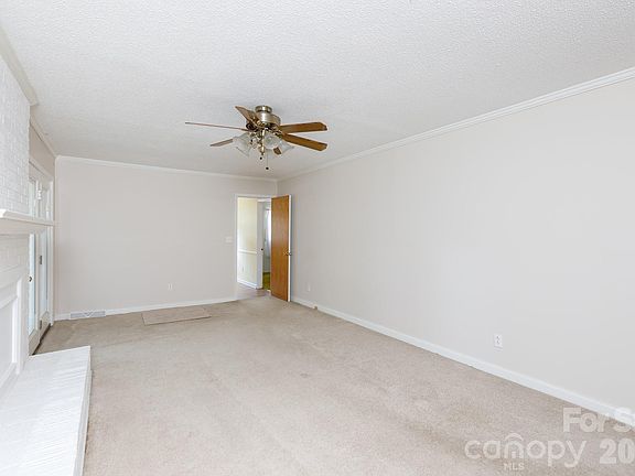 4th image of 1731 Colony Rd