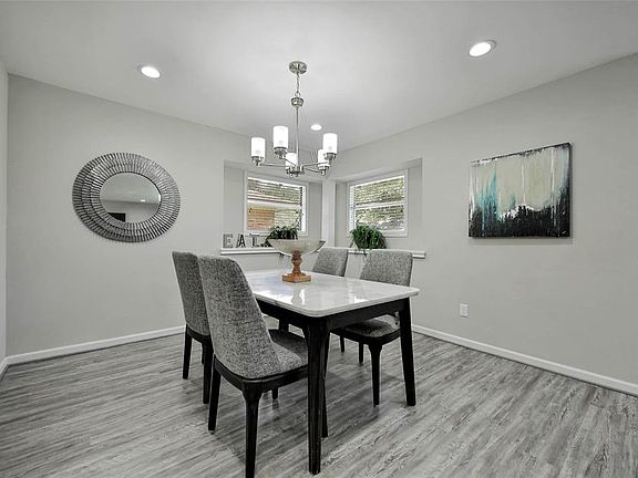 4th image of 7619 Braesglen Dr