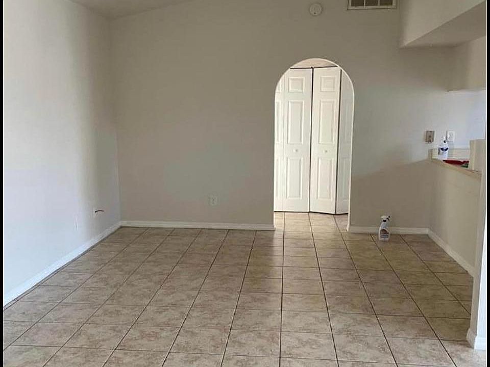 1st image of 833 Cape Coral Pkwy W
