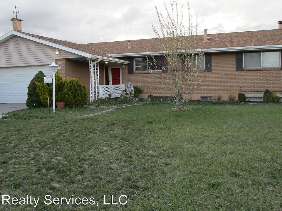 1st image of 1910 W Bowling Ave
