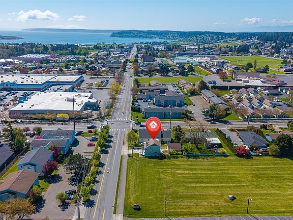 4th image of 45 N Oak Harbor Street