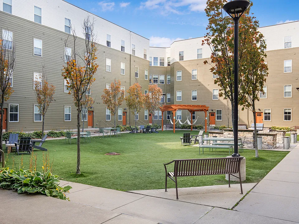 Hannah Townhomes & Lofts