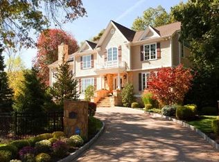 15 17th St, Norwood, NJ 07648