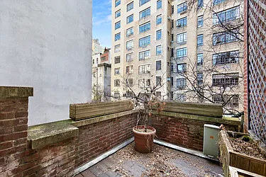 Rented by APT212 INC