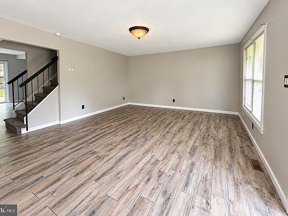 2nd image of 7 Madeley Ct