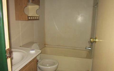 3rd image of 165 Oak Ln