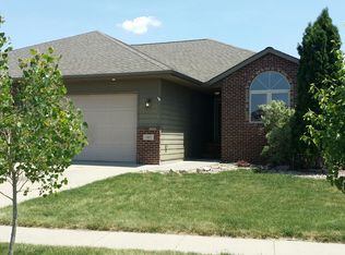 1802 S Locust Ave, Brandon, SD 57005