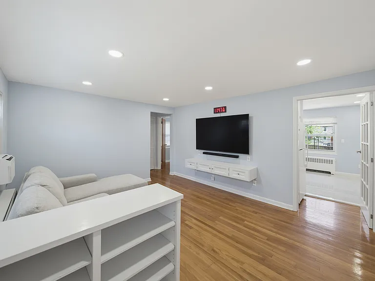 2209 Center Ave #A — Photo 10