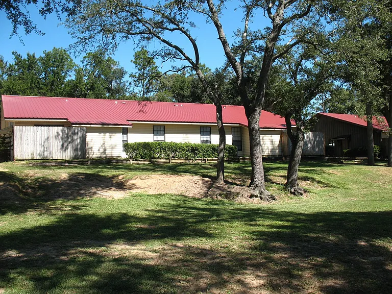 651 Childers St — Photo 12