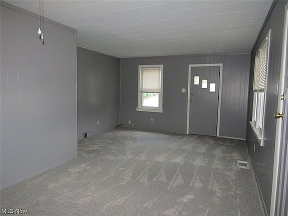 5th image of 1179 Benton St