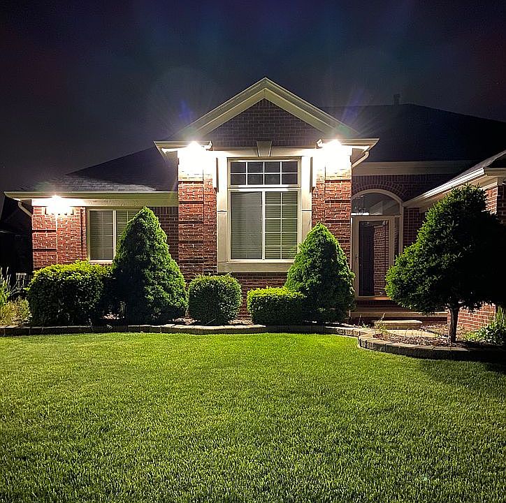 2nd image of 49167 Stratford Dr