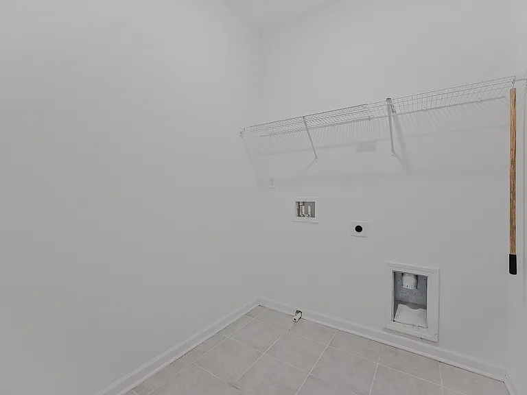 3928 Hester St — Photo 31