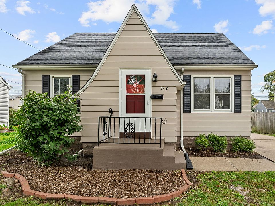 1st image of 342 W 29th St