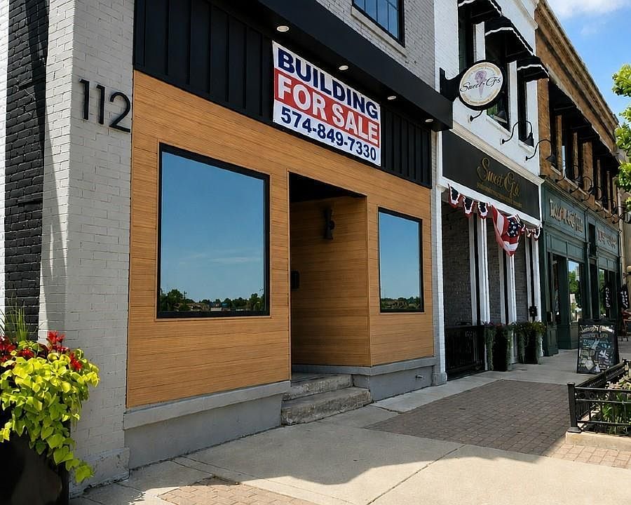 1st image of 112 S Main St