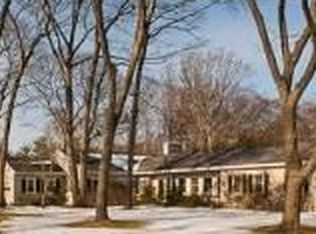 139 Locksley Rd, Lynnfield, MA 01940