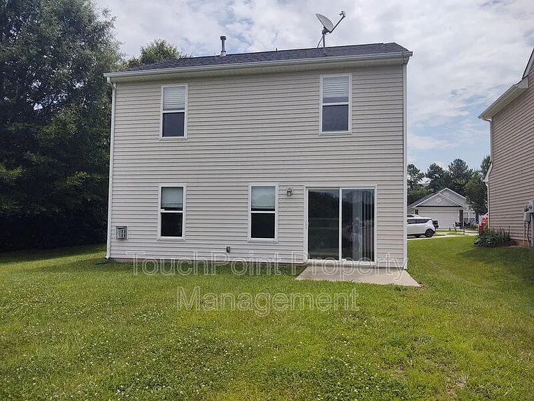 7302 Woodbourne Ln — Photo 15