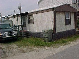 20-20 Pelican Dr, Atlantic Beach, NC 28512