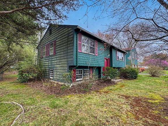 3rd image of 60 White Fox Rd