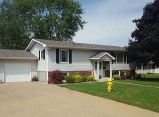 322 Apache Ct, Galena, IL 61036