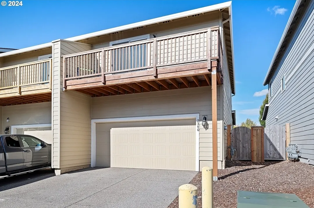 3 bed, 1456 sqft, $2,650 — Photo 2