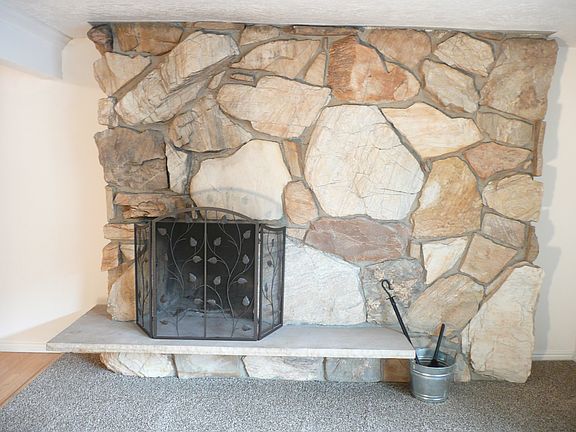 4th image of 374 E Maple Crest Ct #23