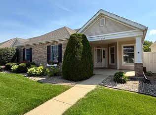 409 Greenbrier Ln, Lowell, IN 46356