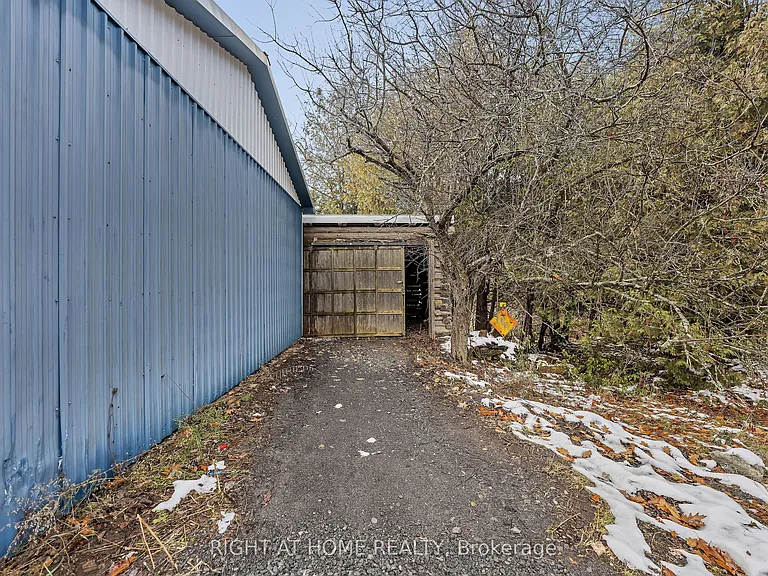 1864 Manotick Station Rd — Photo 31