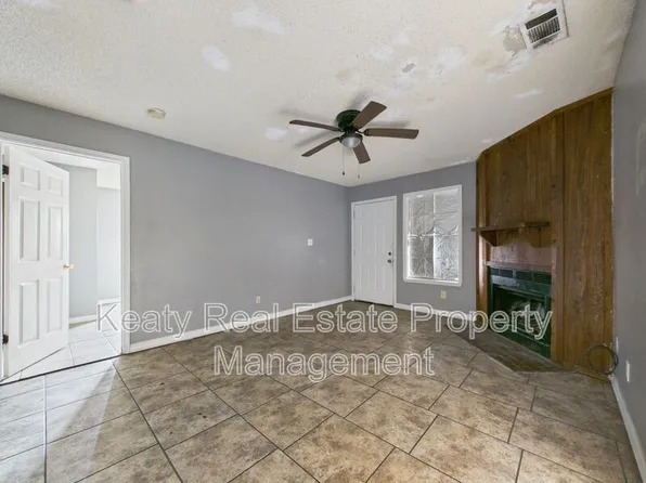 102 Limoges St APT C, Duson, LA 70529