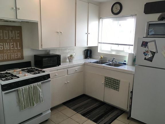 4th image of 857 1/2 Missouri St