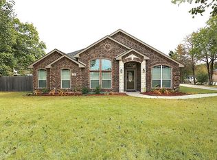 744 Peggs St, Desoto, TX 75115