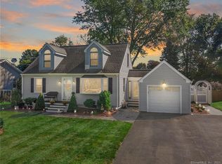 15 N Coe Ln, Ansonia, CT 06401