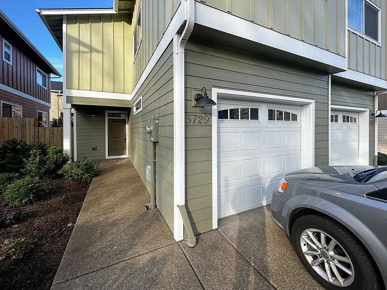 5729 Honey Bee St S — Photo 2