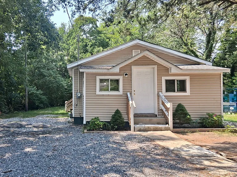 8 Sunset Ln — Photo 2