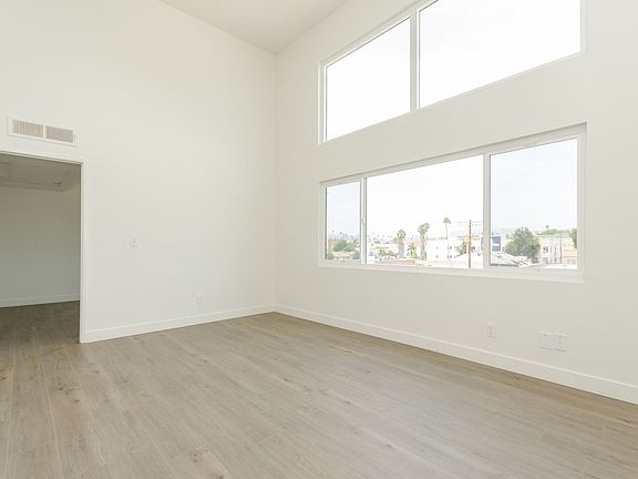 3rd image of 321 S Berendo St APT 306