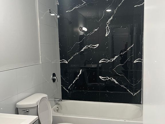 5th image of 864 S 17th St #1