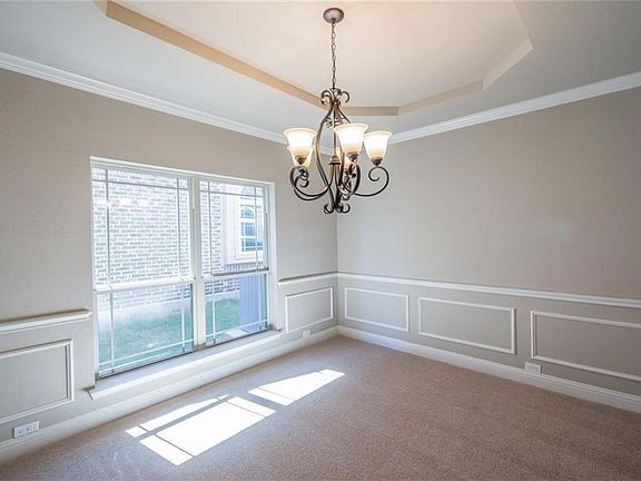 3rd image of 6420 Belhaven Dr
