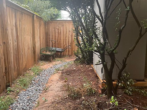 2nd image of 1015 Avondale Ave SE